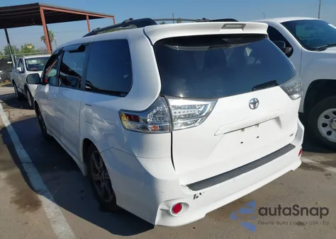 2012 Toyota Sienna Se 8 Passenger z USA, uszkodzony, nr VIN 5TDXK3DC4CS217230